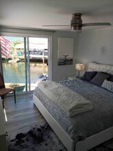21 Emily Ln in Fort Myers Beach, FL - Foto de edificio - Building Photo