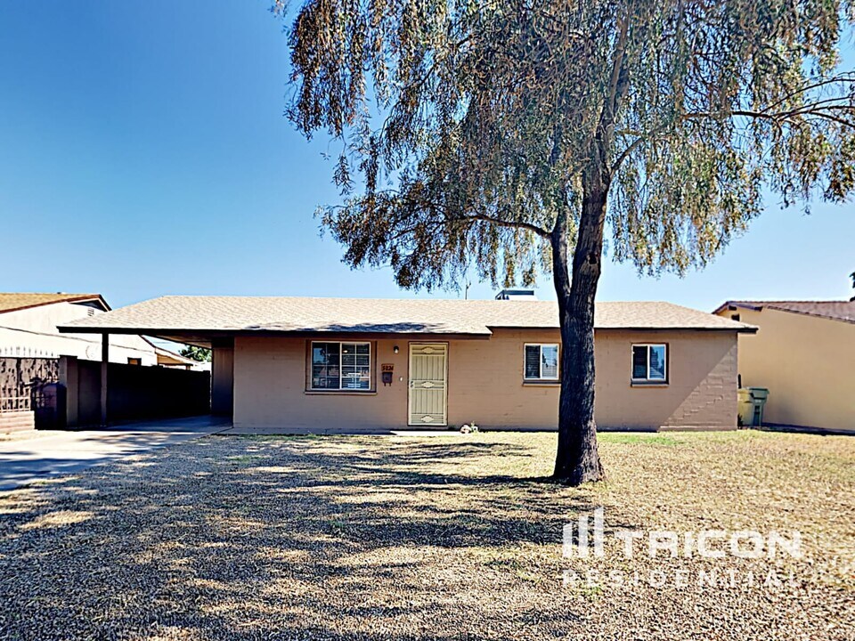 5024 W Krall St in Glendale, AZ - Building Photo