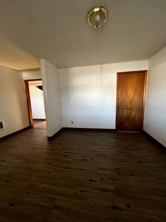 802-806 Queen Ave SE