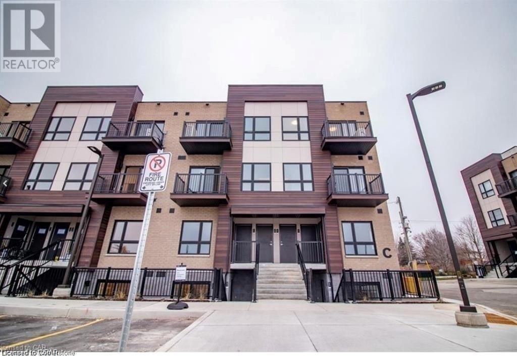 10 Palace St in Kitchener, ON - Building Photo