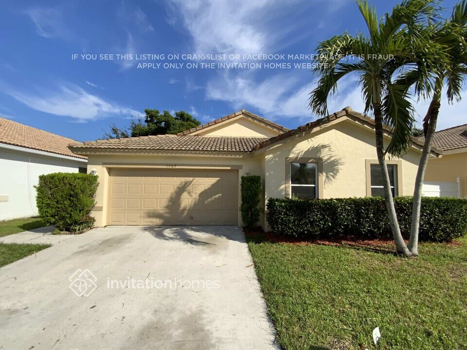 1069 Fosters Mill Rd in Boynton Beach, FL - Building Photo
