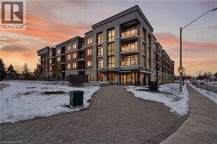 1 Redfern Ave in Hamilton, ON - Building Photo