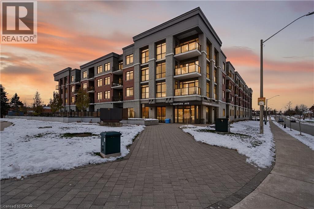 1 Redfern Ave in Hamilton, ON - Building Photo