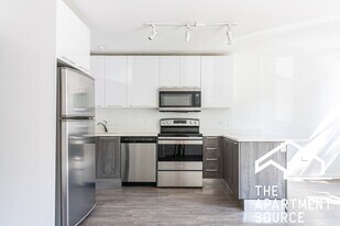 940 W Winona St in Chicago, IL - Building Photo