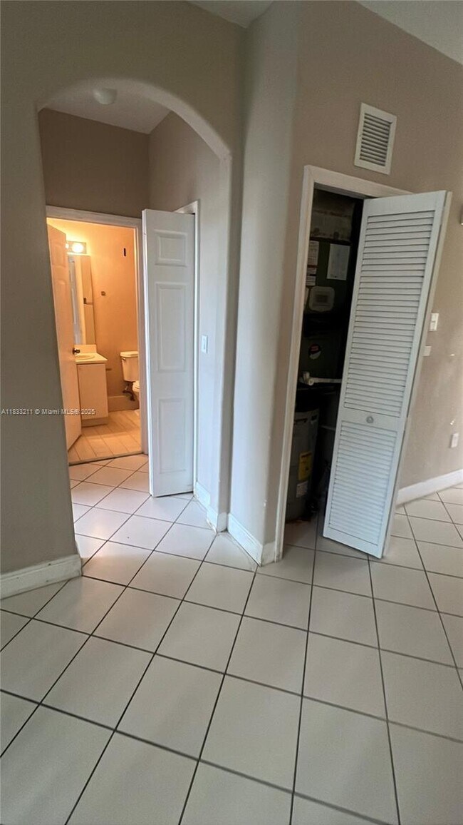 2551 SE 16th Terrace in Homestead, FL - Building Photo - Building Photo