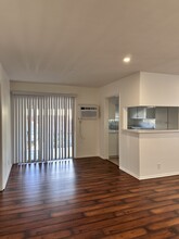 11130 Huston St, Unit 5 in North Hollywood, CA - Building Photo - Building Photo