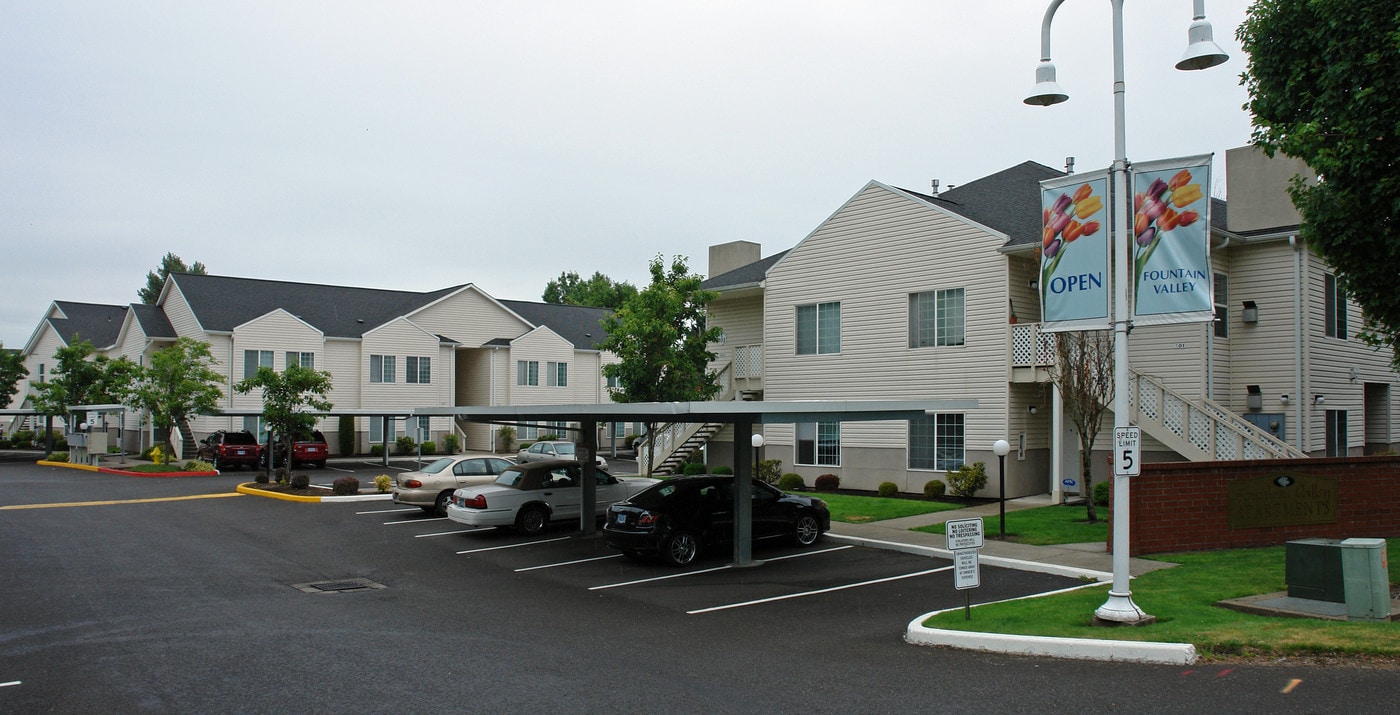 Fountain Valley Apartments in Salem, OR - Foto de edificio