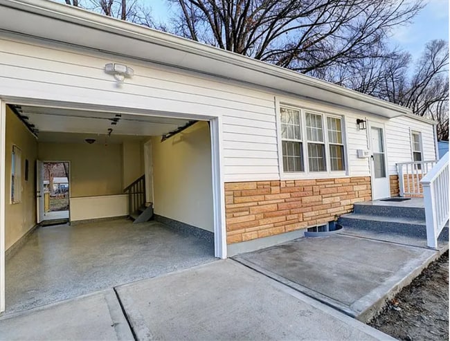 5517 Willow Ave in Raytown, MO - Foto de edificio - Building Photo