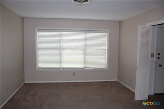 525 Beverly Ln in New Braunfels, TX - Foto de edificio - Building Photo