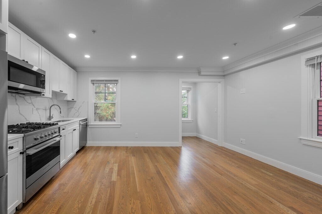 14 Lopez Ave, Unit 3 in Cambridge, MA - Building Photo