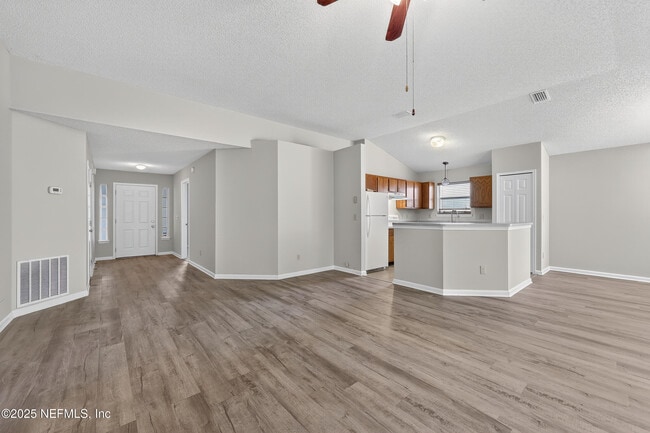 12119 Cancun Dr in Jacksonville, FL - Building Photo - Building Photo