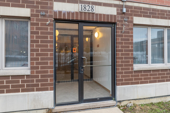 1828 S Wentworth Ave in Chicago, IL - Building Photo - Building Photo