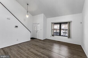 6476 Sewells Orchard Dr in Columbia, MD - Building Photo