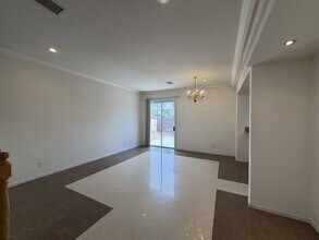 10115 Capistrello Ave in Las Vegas, NV - Building Photo - Building Photo