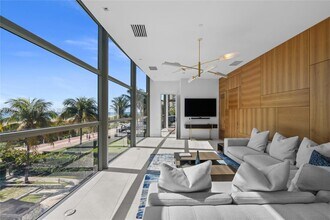 5875 Collins Ave in Miami, FL - Building Photo - Building Photo