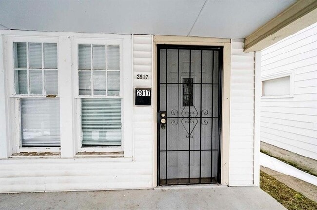 2917 E Michigan St in Indianapolis, IN - Building Photo - Building Photo