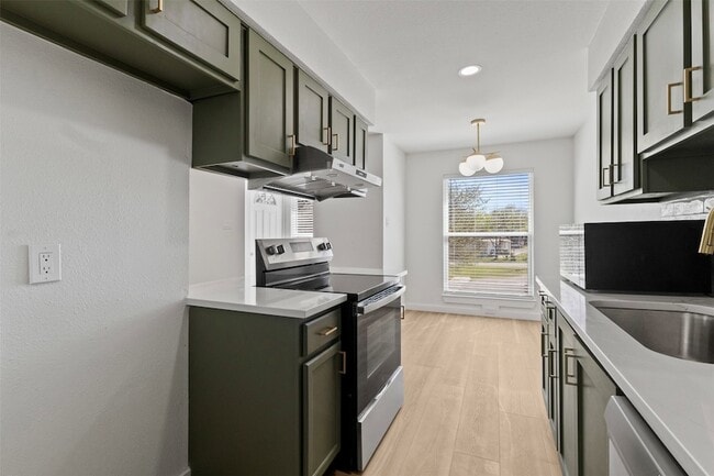 908 Isbell Rd, Unit D