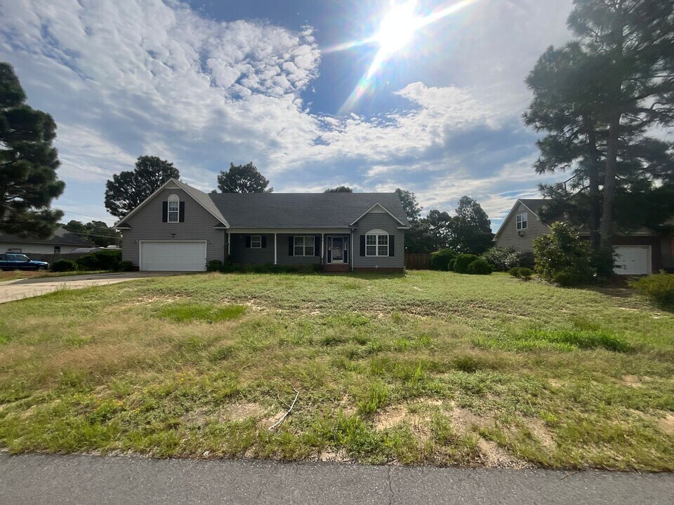 35 Northview Dr in Sanford, NC - Foto de edificio