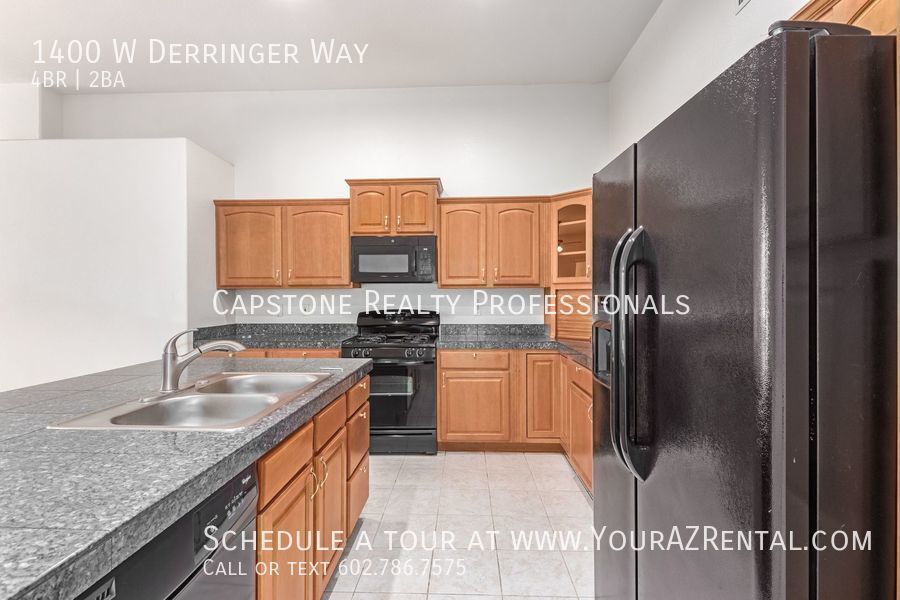 1400 W Derringer Way in Chandler, AZ - Building Photo