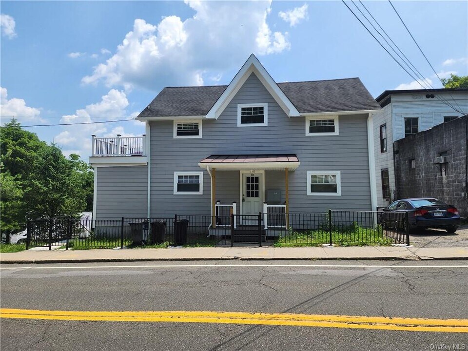 101 Main St in Brewster, NY - Building Photo