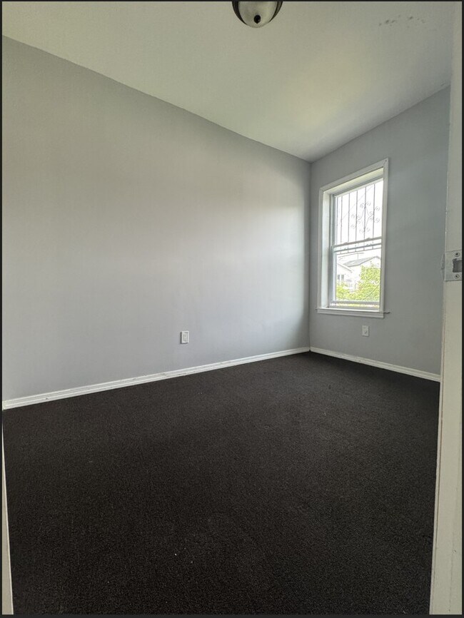 595 Ocean Ave, Unit 2 in Jersey City, NJ - Building Photo - Building Photo
