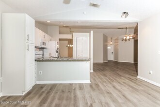 2307 SW Kent Cir in Port St. Lucie, FL - Building Photo - Building Photo