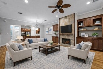 584 Bomar St in Houston, TX - Foto de edificio - Building Photo