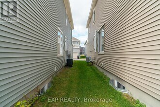 814 Horseshoe Falls Way in Ottawa, ON - Building Photo - Building Photo