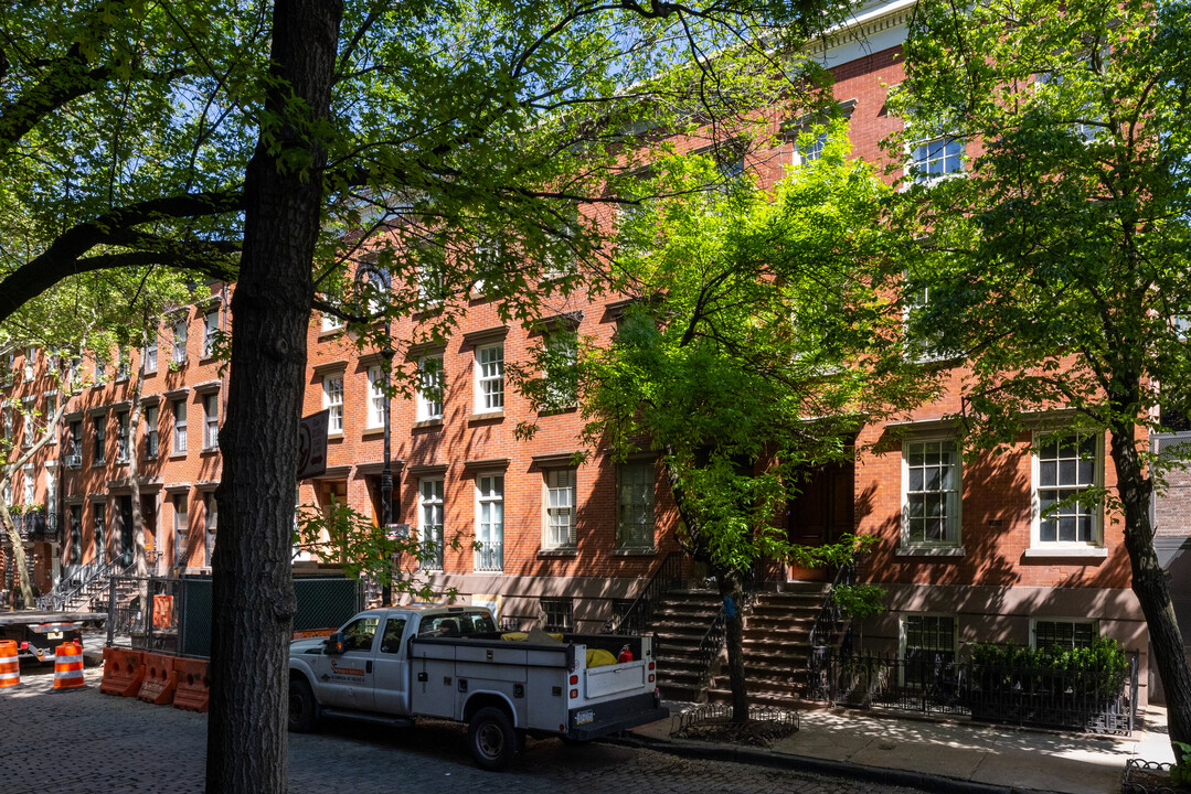 73 Jane St in New York, NY - Building Photo