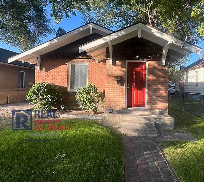 840 S 4th Ave in Pocatello, ID - Building Photo