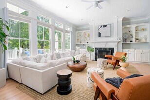 988 Carmel Ave NE in Atlanta, GA - Building Photo