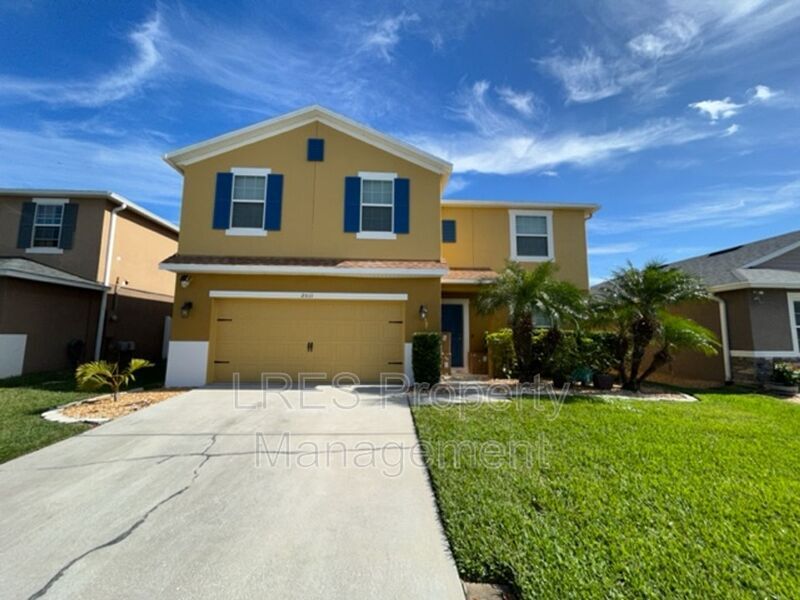 2011 Banner Ln in St. Cloud, FL - Building Photo