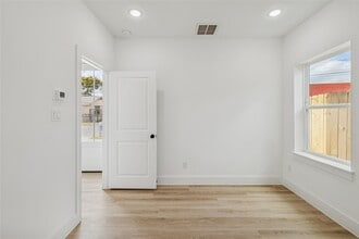 111 Milby St in Houston, TX - Building Photo - Building Photo