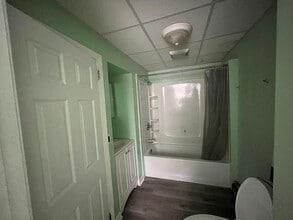 8 Oak St, Unit #1 in Dudley, MA - Building Photo - Building Photo