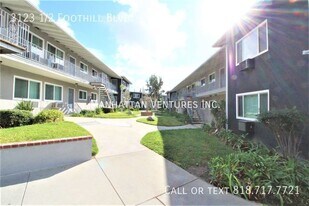 3123 Foothill Blvd in Montrose, CA - Building Photo