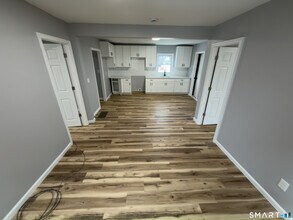 228 Holly St in Bridgeport, CT - Foto de edificio - Building Photo