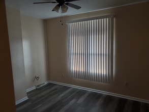 600 Overbrook Blvd in Pittsburgh, PA - Foto de edificio - Building Photo