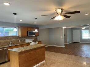 5910 Leon St in Houston, TX - Building Photo - Building Photo