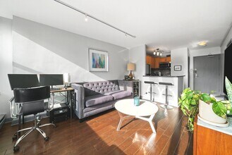 336 W Wellington Ave in Chicago, IL - Building Photo - Building Photo