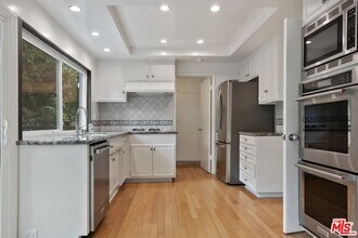 2781 Woodwardia Dr in Los Angeles, CA - Building Photo - Building Photo