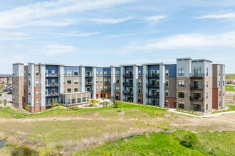 The Meadows Senior Living in Savage, MN - Building Photo - Building Photo