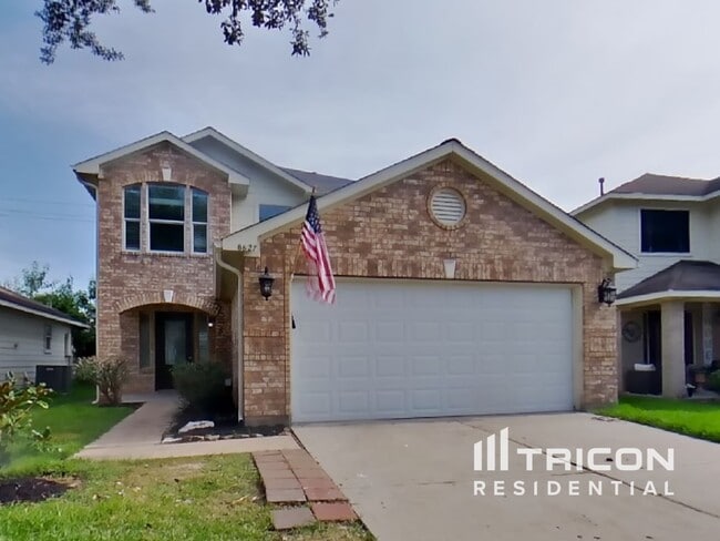 8627 Heathglen Ln in Houston, TX - Building Photo - Building Photo