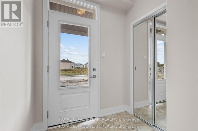 343 Cantering Dr in Ottawa, ON - Building Photo - Building Photo