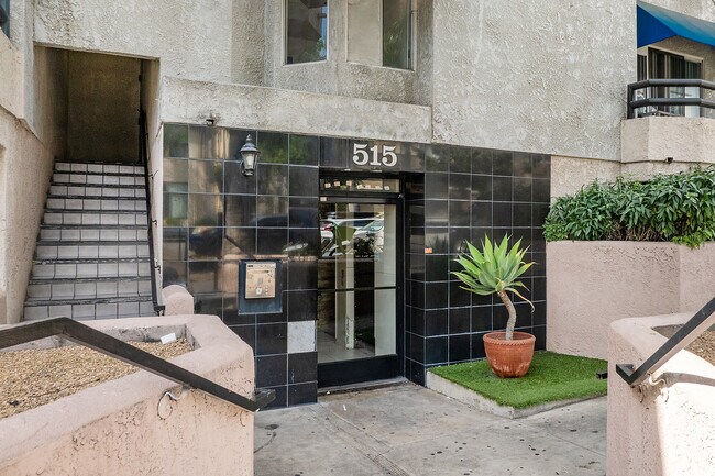 515 Harvard in Los Angeles, CA - Foto de edificio - Building Photo
