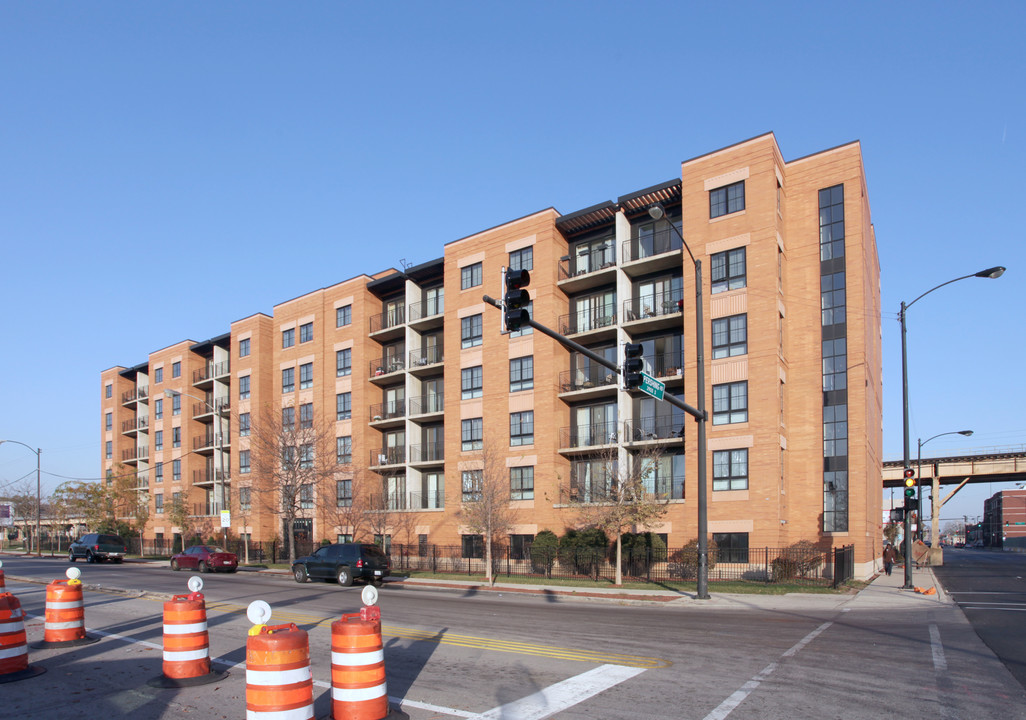 The Pershing in Chicago, IL - Building Photo