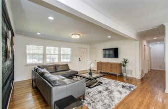 5329 Pagewood Ln in Houston, TX - Building Photo - Building Photo