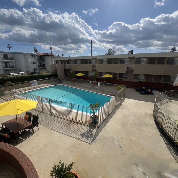 Academy Pointe Apartment Homes in North Hollywood, CA - Building Photo