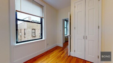200 Riverside Dr in New York, NY - Building Photo - Building Photo