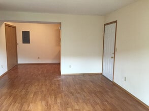 Chace Place in Springfield, MO - Building Photo - Building Photo