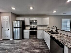 728 Keeshono St in Union City, GA - Building Photo - Building Photo